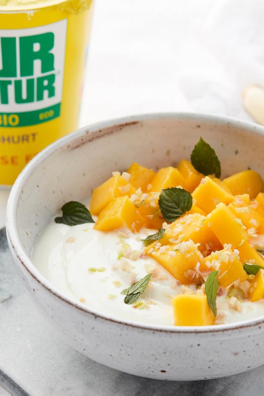 Recipe: Pur Natur Lactose-free yogurt with mango, mint and lemongrass